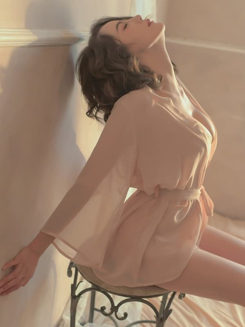 夜を彩る シースルーのナイトガウン・アプリコット4