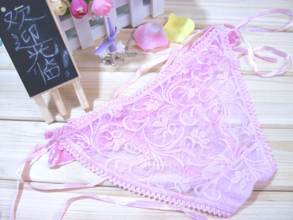 花の刺繍入り レースのショーツ・ピンク イメージ写真2